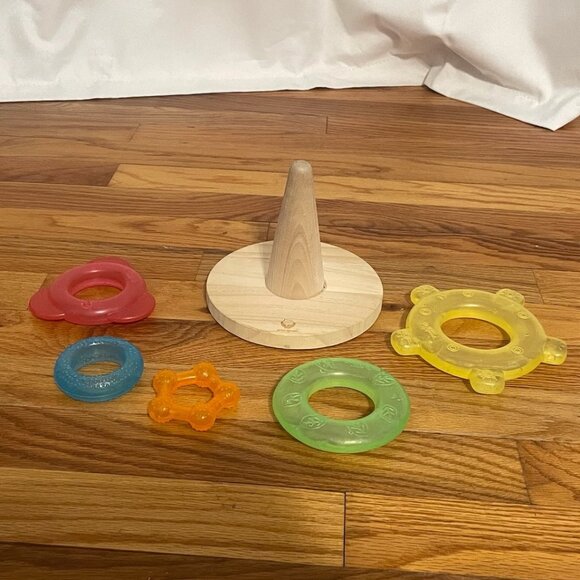 Colorful Infant Toys 6-Piece Lot - Picture 5 of 12